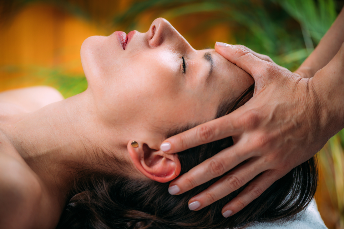 Restorative scalp massage photo from the original Graceful Touch website